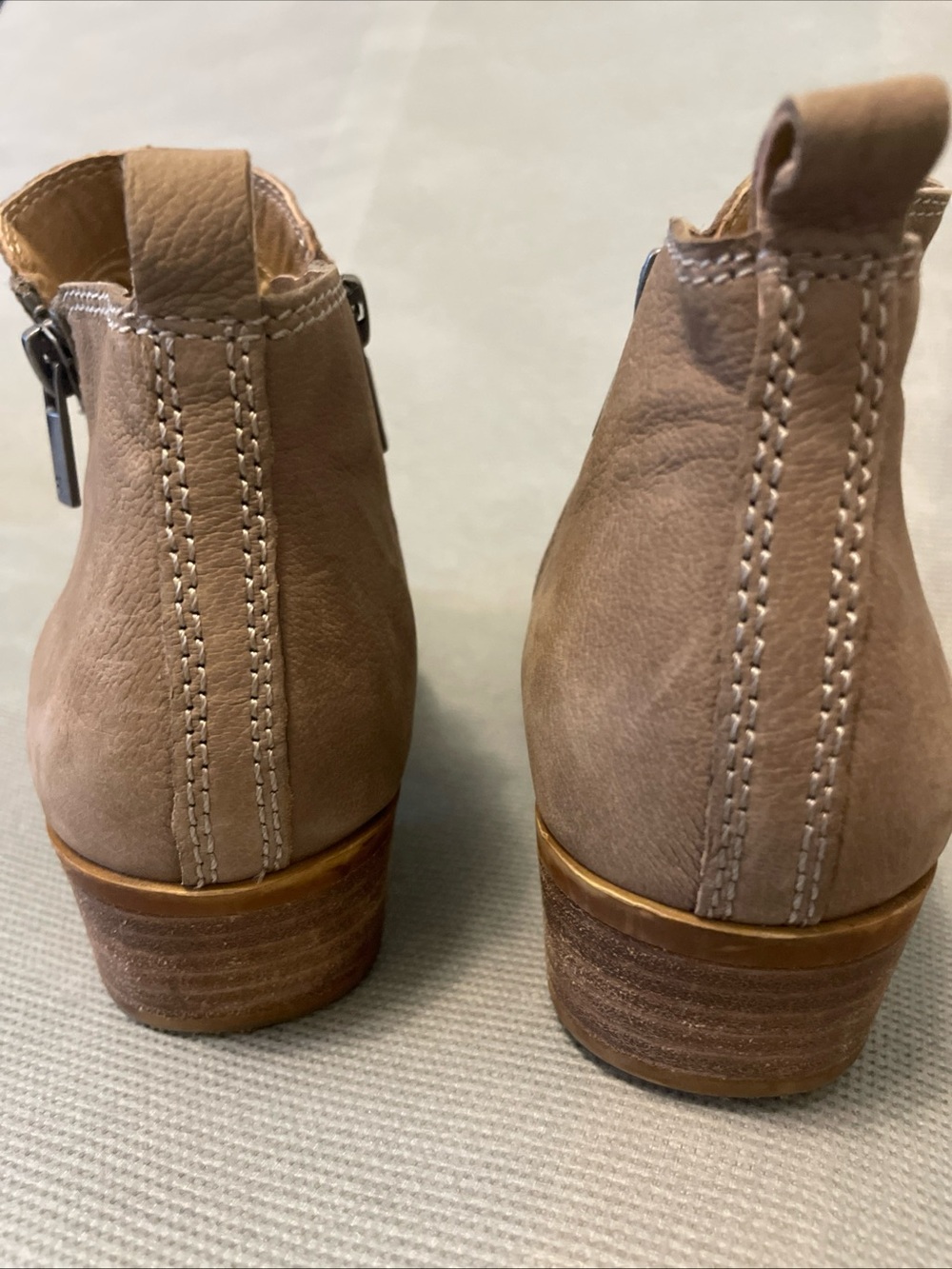 Lucky Brand Women's Ankle Bootie Boot Size 7 Taupe Leather 1.5” Heel - Picture 6 of 10